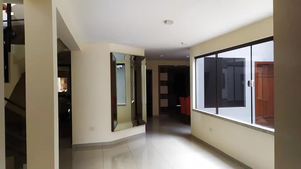 VENDO HERMOSA RESIDENCIA ZONA FACUNDO MACHIN. — foto 3
