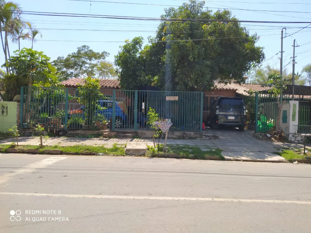 VENDO INMUEBLE A CUADRAS DE LA AVDA PRIMER PRESIDENTE — foto 2