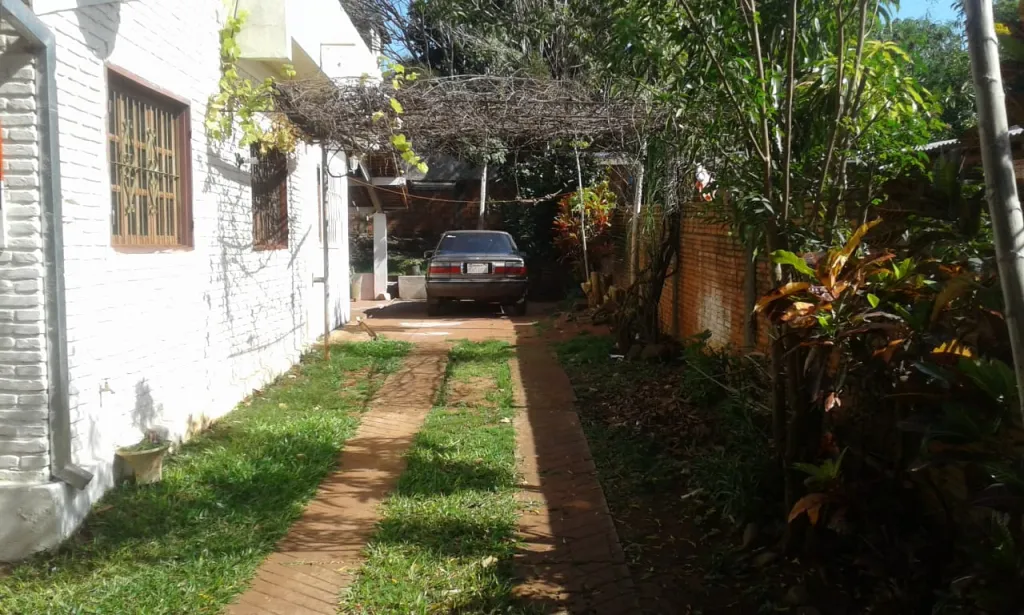 Vendo Casa en el Barrio San Pedro Etapa I. Encarnación — foto 2