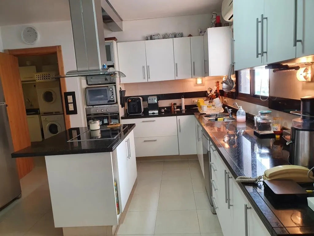 VENDO AMPLIO DEPARTAMENTO. ZONA SANTA TERESA. COD LA — foto 3