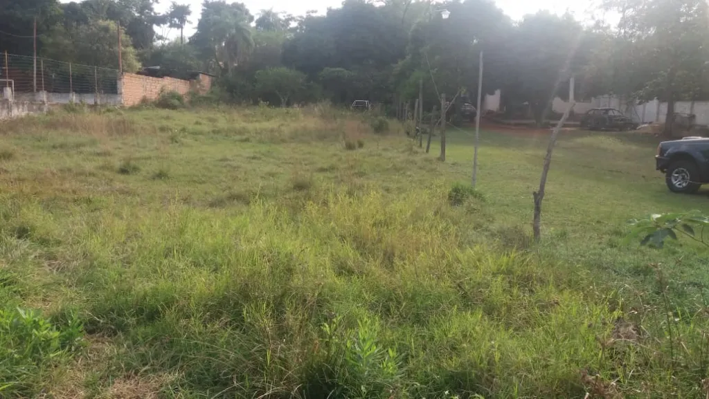 VENDO AMPLIO TERRENO EN LUQUE, ZONA MARAMBURE — foto 3