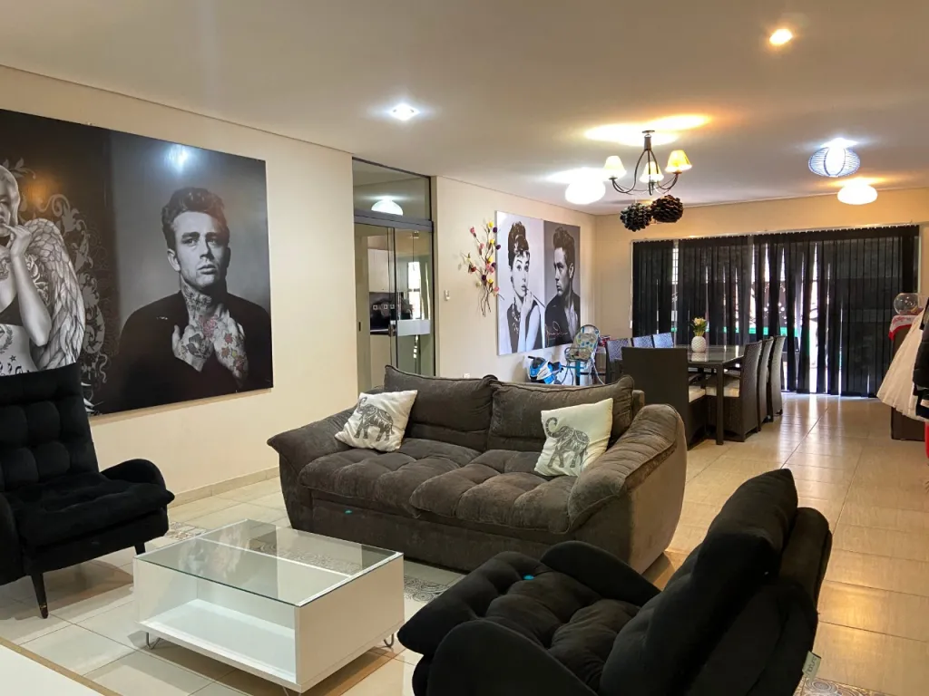 SAN BERNARDINO – LOS ALPES: 720M2, ELEGANTE RESIDENCIA, 5 DORMITORIOS, JARDÍN, PISCINA. — foto 2