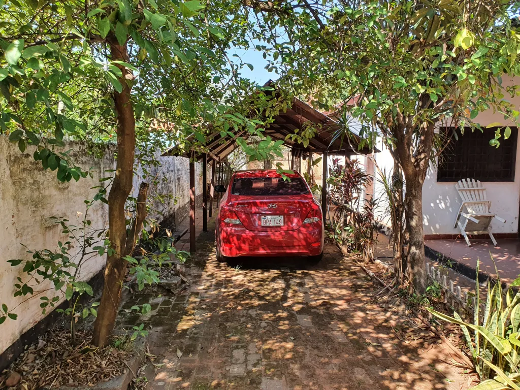 OFERTO CASA EN SAN LORENZO BARRIO SAN MIGUEL 360 m2. — foto 2
