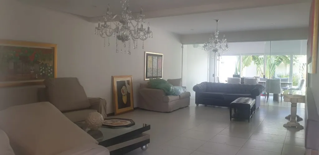 Bº SMA. TRINIDAD: ELEGANTE RESIDENCIA MINIMALISTA, 4 DORMITORIOS, JARDÍN, PISCINA. — foto 2
