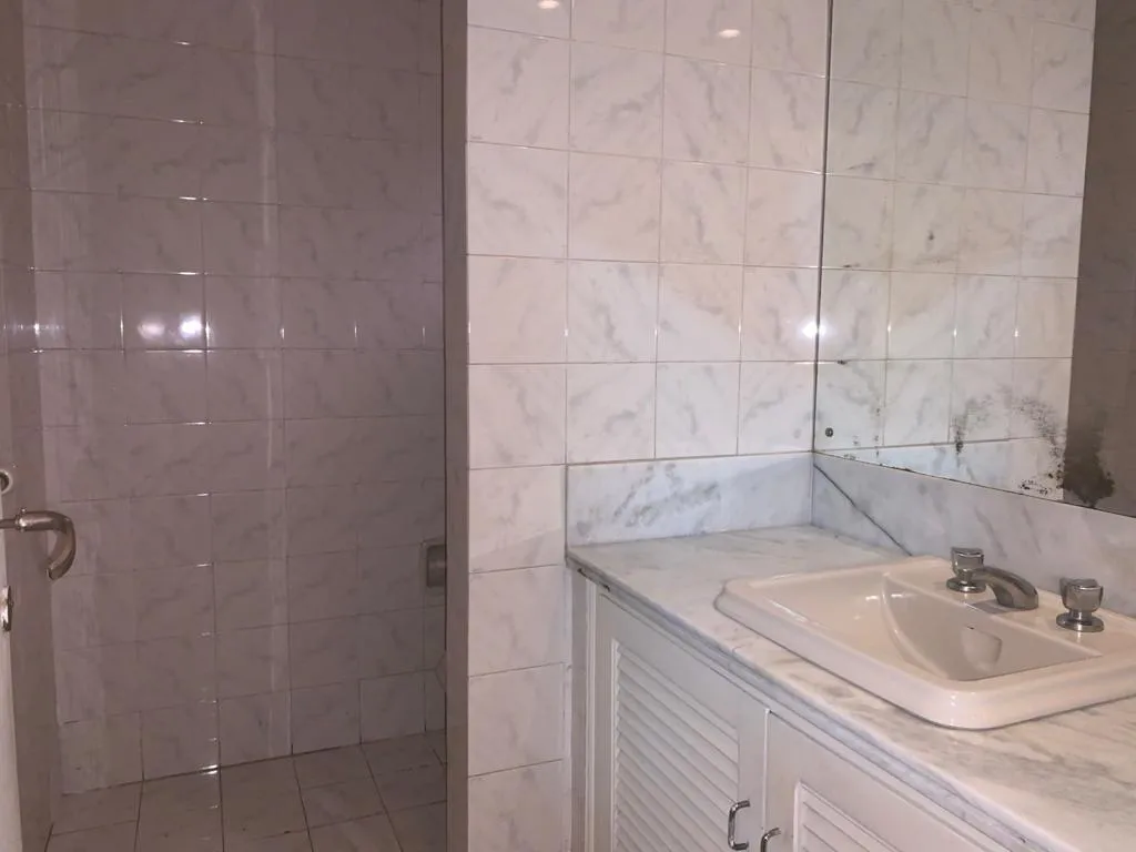 Vendo Casa para uso comercial sobre Rca. Dominicana — foto 3