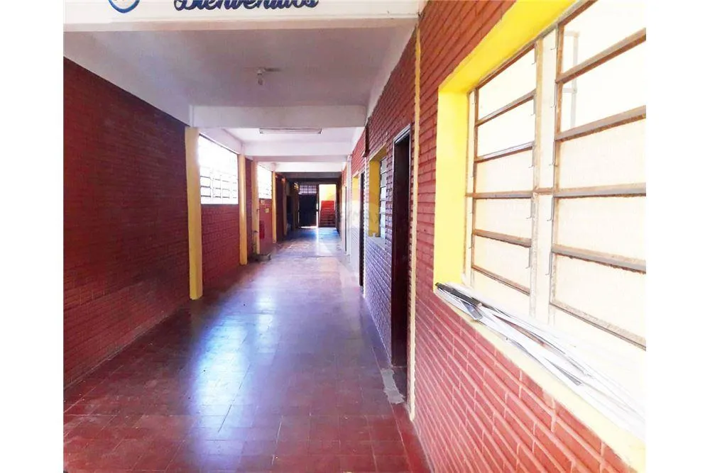 VENDO EDIFICIO DE 4 PISOS EN PLENO CENTRO DE ENCARNACIÓN. — foto 3