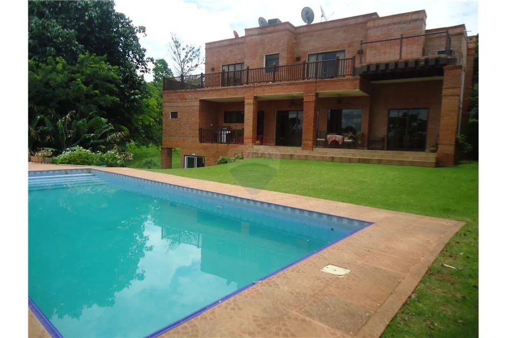 EXCLUSIVA RESIDENCIA EN PARANA COUNTRY C.D.E 540,000 USD — foto 2