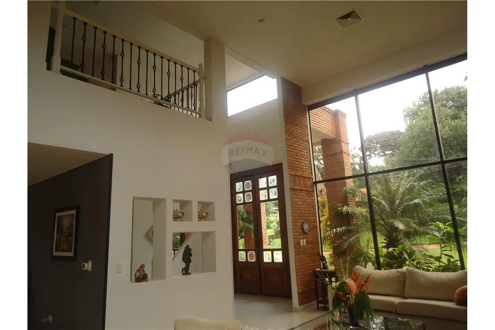 EXCLUSIVA RESIDENCIA EN PARANA COUNTRY C.D.E 540,000 USD — foto 3