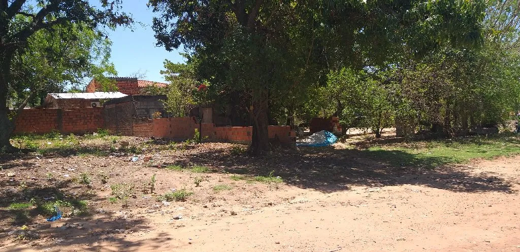 Vendo 2 terrenos juntos a 30 m — foto 2