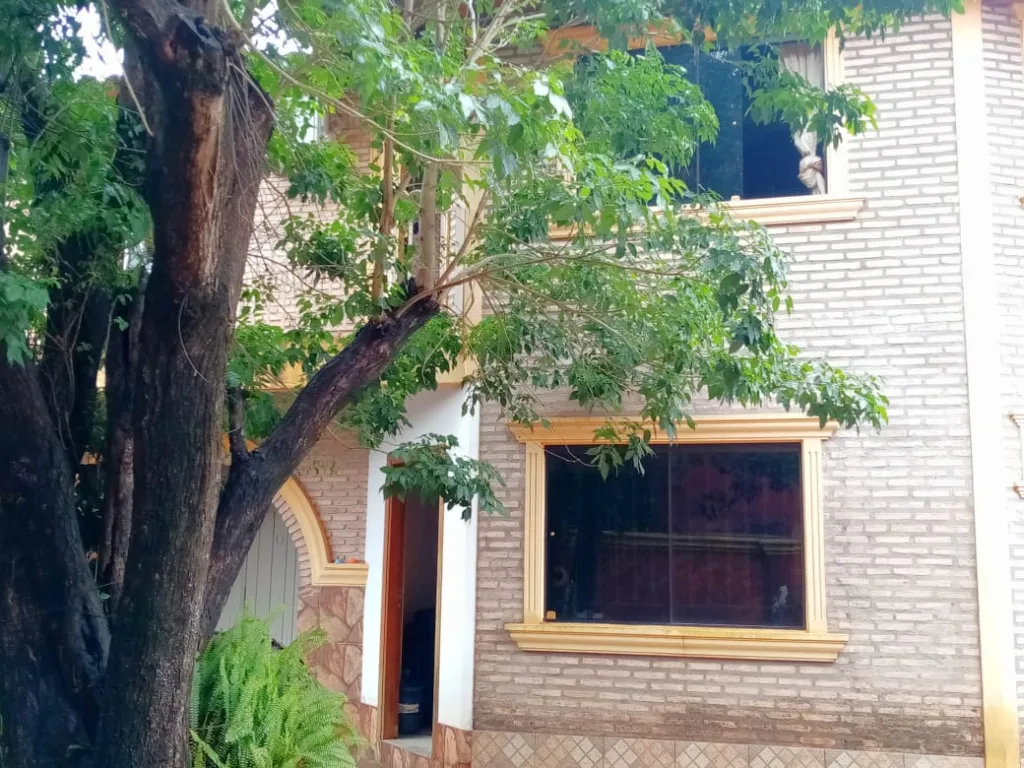 OFREZCO CASA EN ZONA CENTRICA DE SAN LORENZO — foto 2