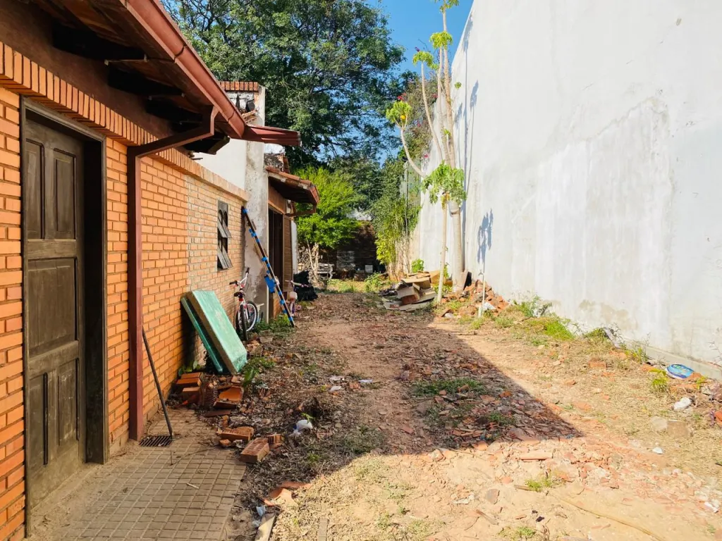 VENDO CASA A DEMOLER EN EL BARRIO SAN VICENTE — foto 2