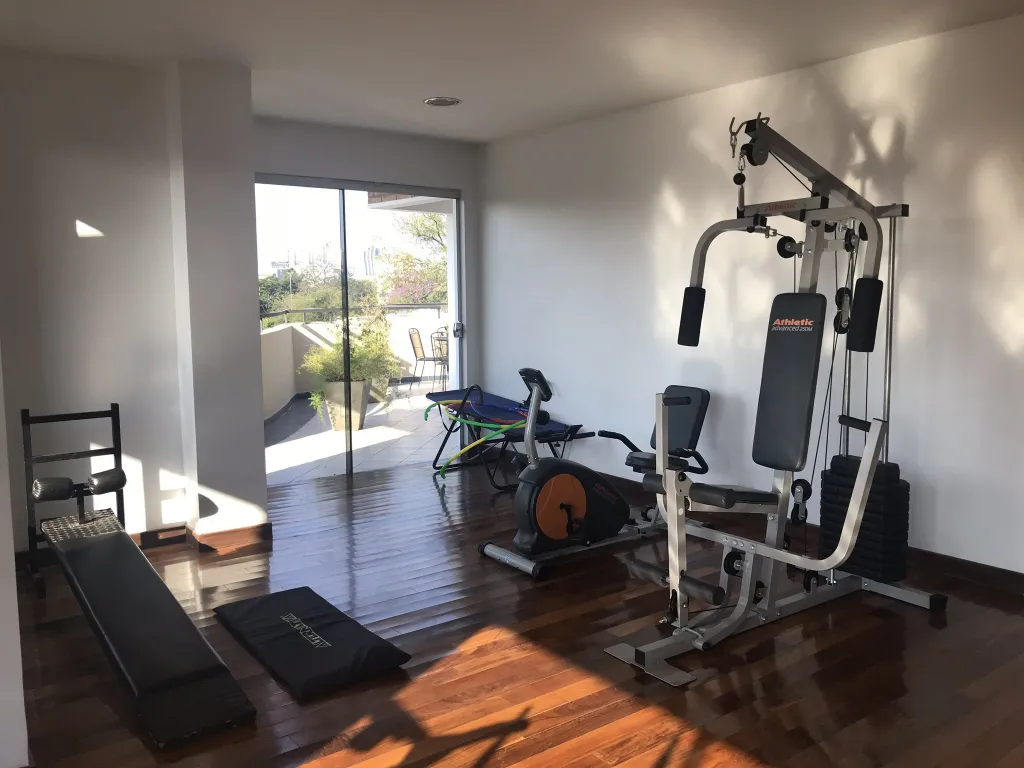 Vendo amplio departamento de 3 dormitorios Barrio Villa Morra — foto 2