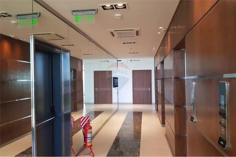 PISO ALTO CORPORATIVO, AV. AVIADORES DEL CHACO 925,000 USD — foto 3