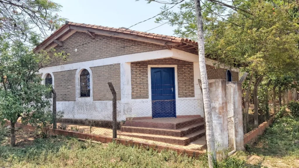 Casa a refaccionar en esquina, a 500 metros de asfalto - Zona IPS de Luque — foto 2