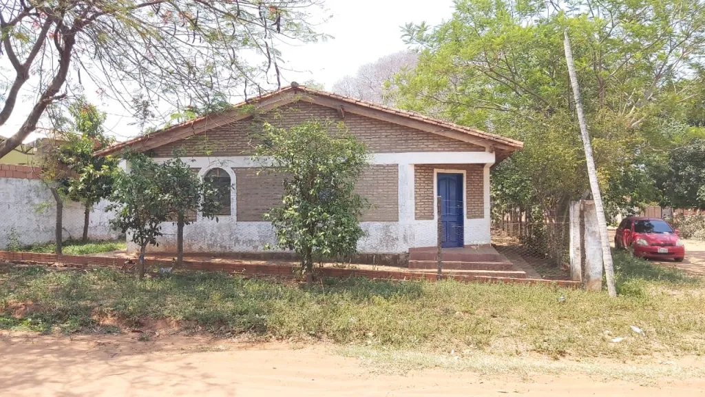Casa a refaccionar en esquina, a 500 metros de asfalto - Zona IPS de Luque — foto 3