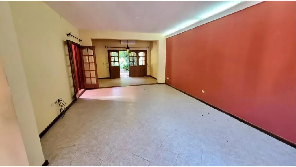MBURUCUYÁ: UN REGALO! – 310M2 RESIDENCIA EN VENTA, POSESIÓN INMEDIATA, 290.000 USD. — foto 3