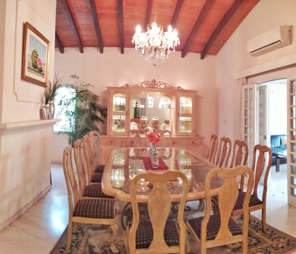 CARMELITAS COL AMERICANO: MAGNIFICA RESIDENCIA, 3 DORMITORIOS, GRAN JARDÍN, PISCINA. — foto 3