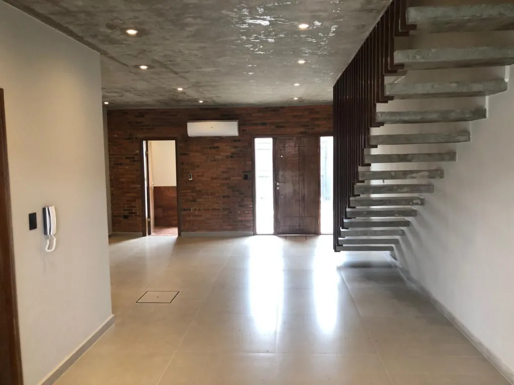 VENDO DUPLEX A ESTRENAR CON FINAS TERMINACIONES ESTILO MODERNO — foto 2