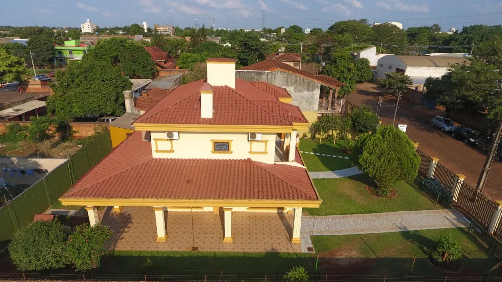 CASA DE ESTILO MEDITERRÁNEO CON 5 DORMITORIOS, 1 EN SUITE. ZONA KM 9 ACARAY - CDE — foto 3