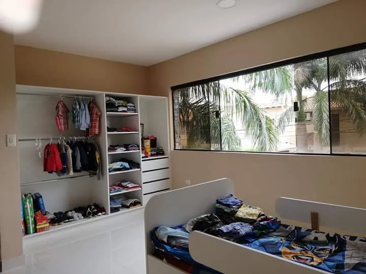 VENDO DUPLEX EN BARRIO CERRADO EN LUQUE ZONA LOS JARDINES COD 2171 — foto 2