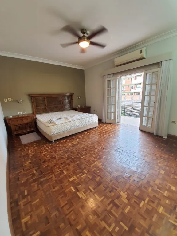 VILLA MORRA: ELEGANTE RESIDENCIA C CANCHA TENIS, 6 DORMIT - 1.815 M2. OPORTUNIDAD!! — foto 2