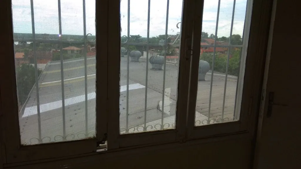 EHSIP ALQUILA: OFICINAS CORPORATIVAS CON DEPÓSITO EN SAJONIA — foto 2