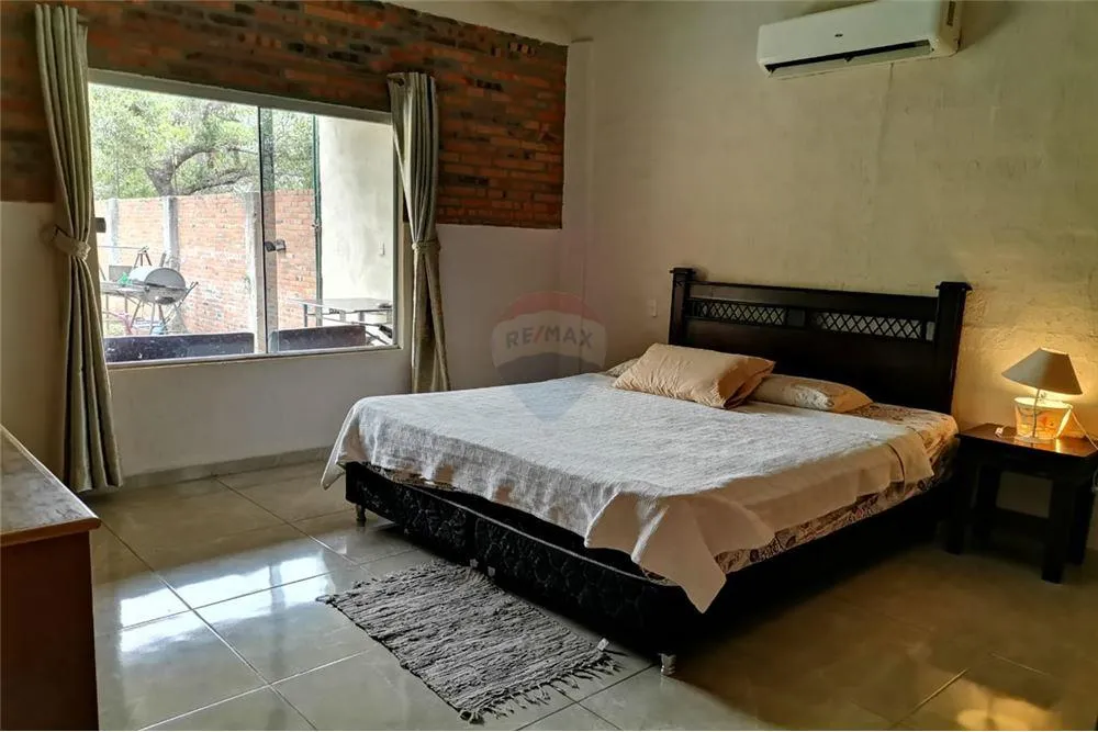 VENDO CASA EN LUQUE BO. LOMA MERLO — foto 3