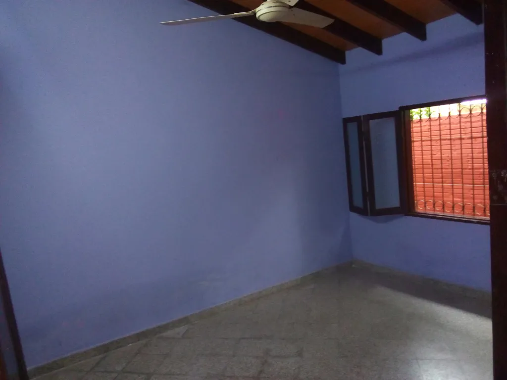 OFERTO,,,, CASA EN SAN LORENZO CERCA DEL CENTRO — foto 3