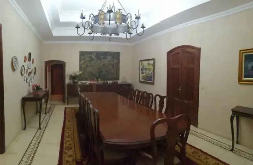 SMA. TRINIDAD: ELEGANTE RESIDENCIA COLONIAL AMOBLADA, GRAN JARDÍN, PISCINA -2.500 USD. — foto 2