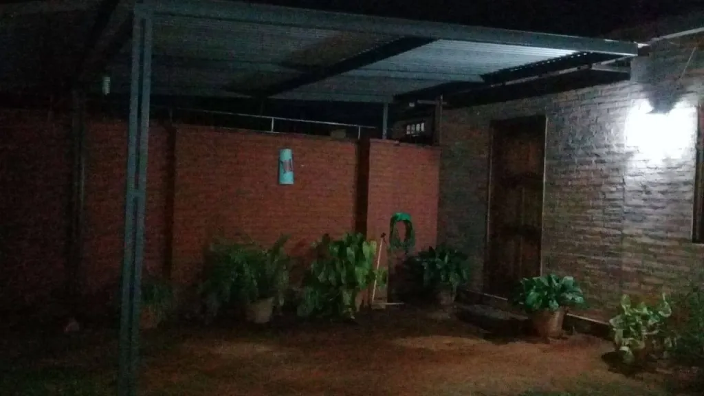 VENDO CASA EN LUQUE ZONA 4to. BARRIO. COD 1712 — foto 2