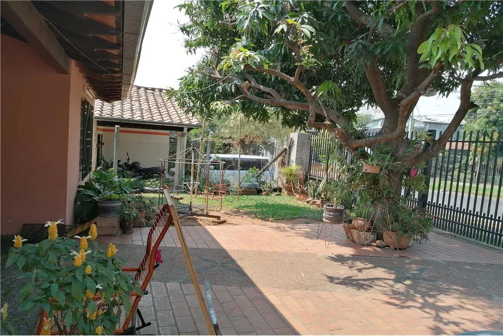 VENDO CASA EN SAN LORENZO - BATALLA DEL CARMEN Y LUIS CASARTELLI — foto 3