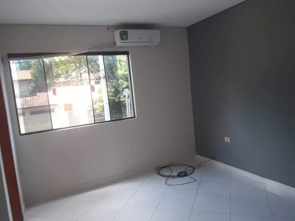 VENDO HERMOSO DUPLEX EN LAMBARE ZONA DEL YACHT COD 2725 — foto 2