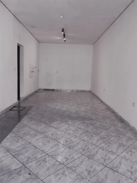 ALQUILO SALON COMERCIAL SOBRE MANDUVIRA CASI 15 DE AGOSTO — foto 2
