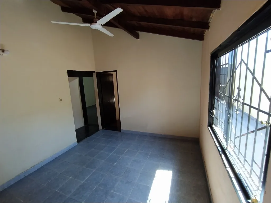 En venta bella residencia en Mariano Roque Alonso zona Shopping Mariano — foto 3