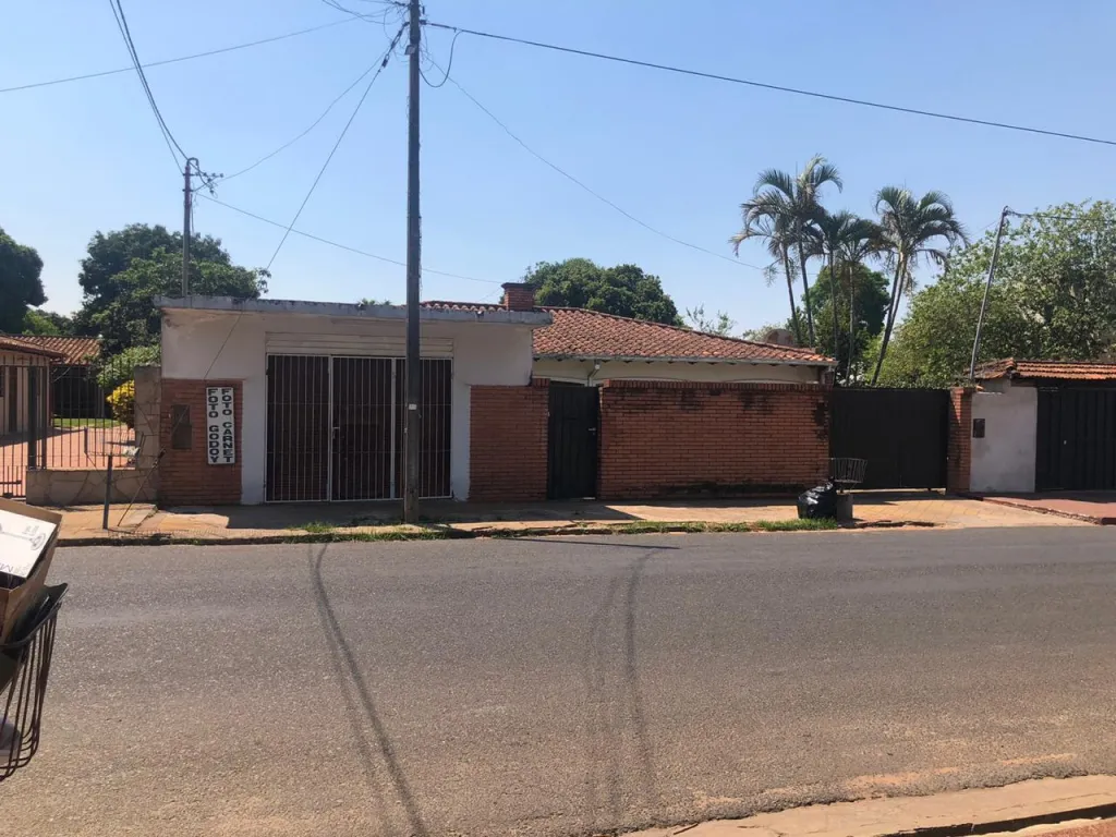 VENDO RESIDENCIA ZONA COLEGIO APOSTOLICO SAN JOSE — foto 2