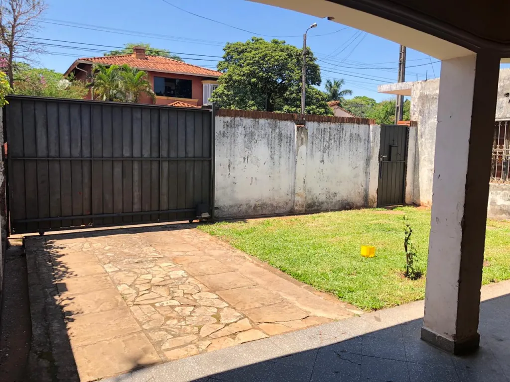 VENDO RESIDENCIA ZONA COLEGIO APOSTOLICO SAN JOSE — foto 3