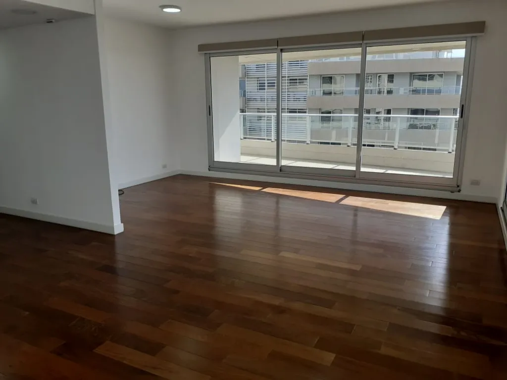 LUJOSO DEPTO. DE 2 HABITACIONES EN PALACIO DE LOS PATOS – TRINIDA — foto 2