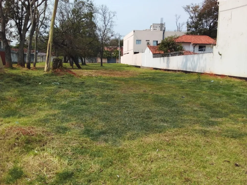Z AVDA. CACIQUE LAMBARE AVDA. PERON: 4 TERRENOS P RESIDENCIAS, 1.678M2. — foto 2