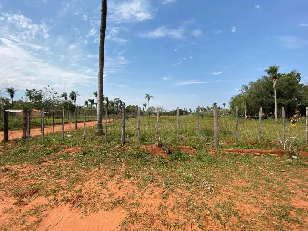 EN VENTA IMPORTANTE TERRENO EN AREGUA — foto 2