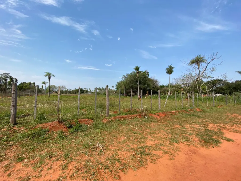 EN VENTA IMPORTANTE PROPIEDAD EN AREGUA — foto 2