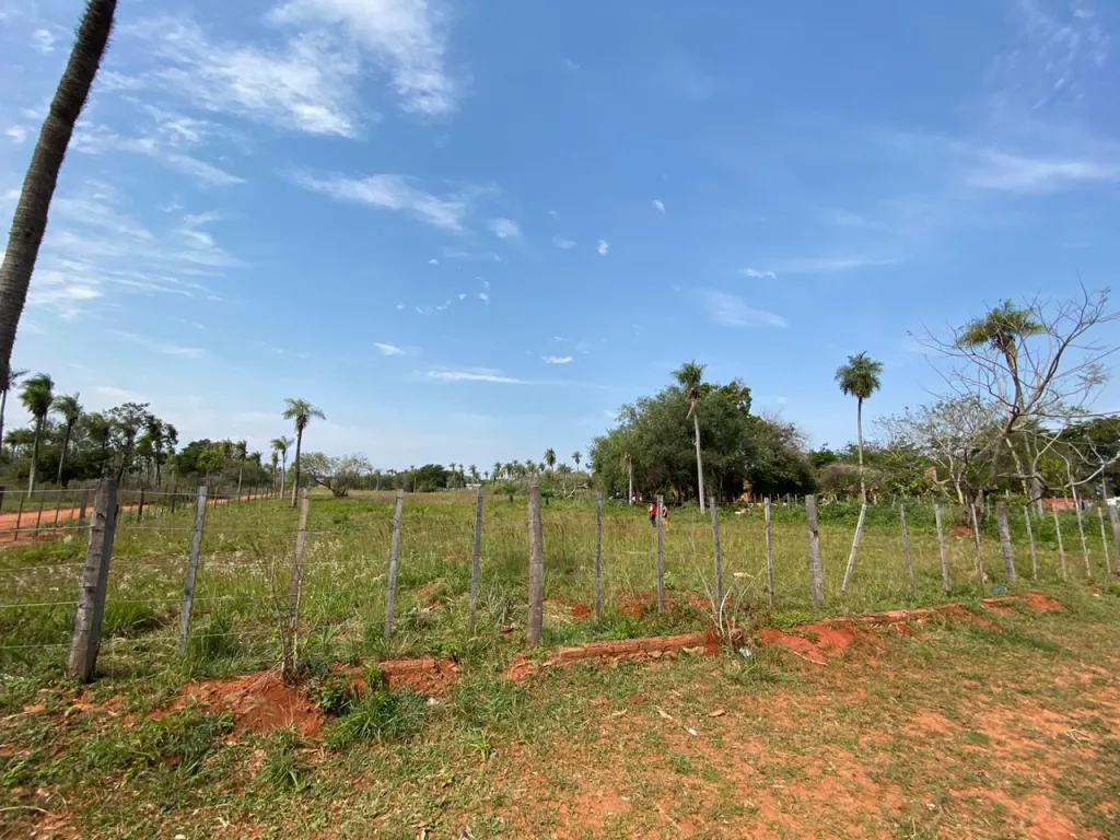 EN VENTA IMPORTANTE PROPIEDAD EN AREGUA — foto 3