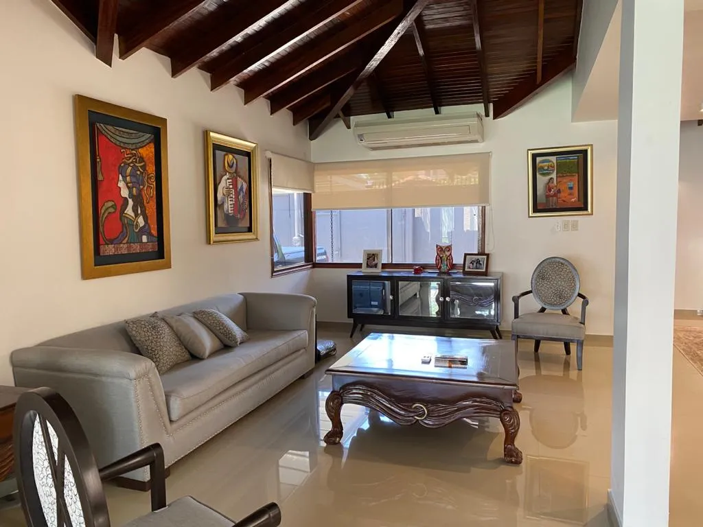 Espectacular residencia a pasos del colegio sek Lambare — foto 3