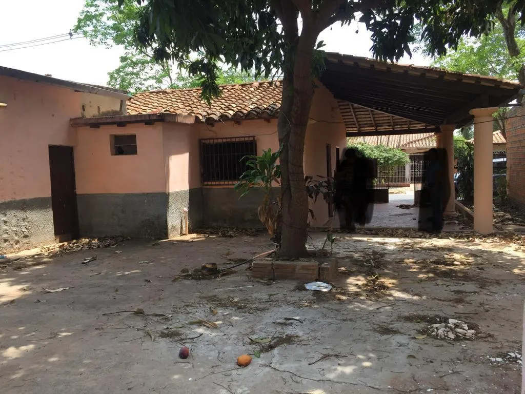 VENDO TERRENO CON CASA A DEMOLER EN SAN LORENZO BARRIO SAN MIGUEL COD 3329 — foto 3
