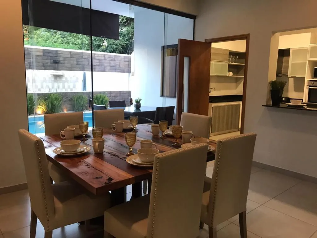 PROX. SANTA TERESA – SHOP DEL SOL: ELEGANTE DUPLEX FINAMENTE AMOBLADO, 3 DORMIT, PISCINA. — foto 3