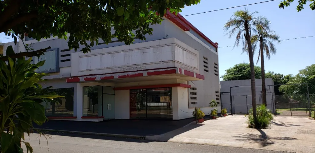 ALQUILO LOCAL COMERCIAL EN EL CENTRO DE ENCARNACIÓN!!! — foto 3