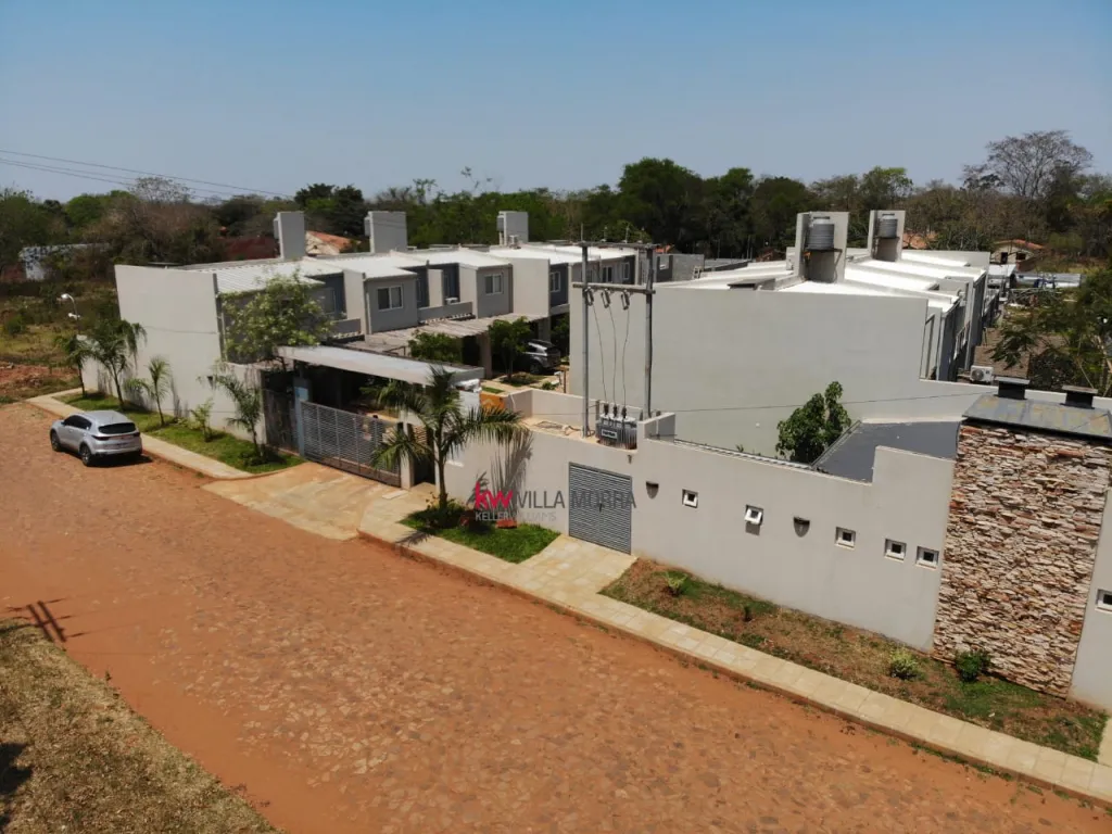HERMOSO DUPLEX EN LUQUE EXCELENTE UBICACION — foto 2