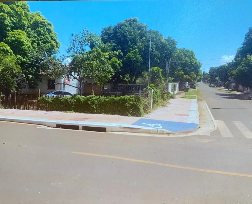 Vendo importante terreno en Av. Gastronómica - Hernandarias — foto 3