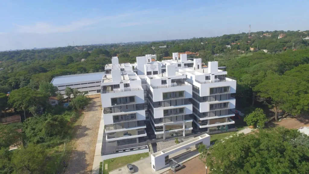 VENDO HERMOSO DPTO.A ESTRENAR DE 2 HAB. Y 110 M2 EN LAMBARE ZONA YACHT Y GOLF CLUB PYO. — foto 2
