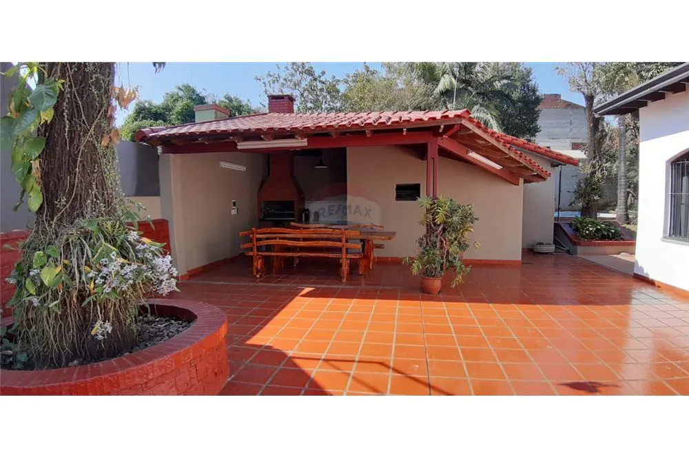 Vendo residencia con piscina. Cuenta con 3 habitaciones y 3 baños. — foto 2