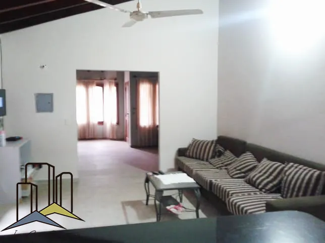 Vendemos Hermosa casa en Loma Pyta - Barrio San Blas — foto 3